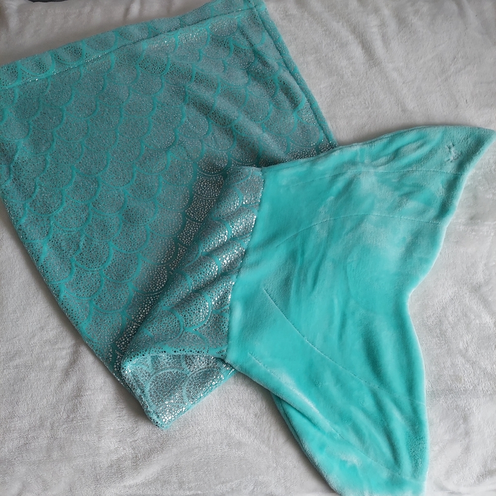 -JUSTICE mermaid tail blanket